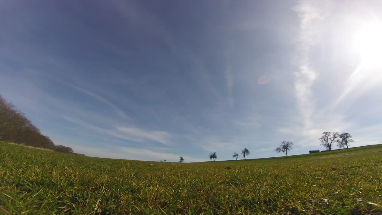 Video Flug mit Drohne über Modellflugplatz